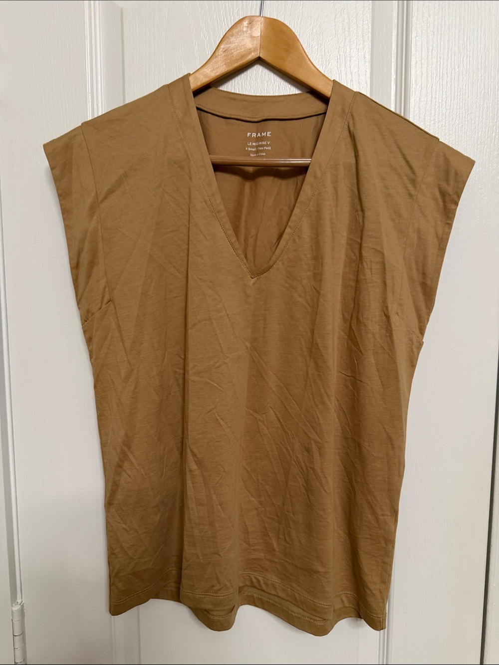 FRAME
Camel Le Mid Rise Tee - Picture 5 of 9